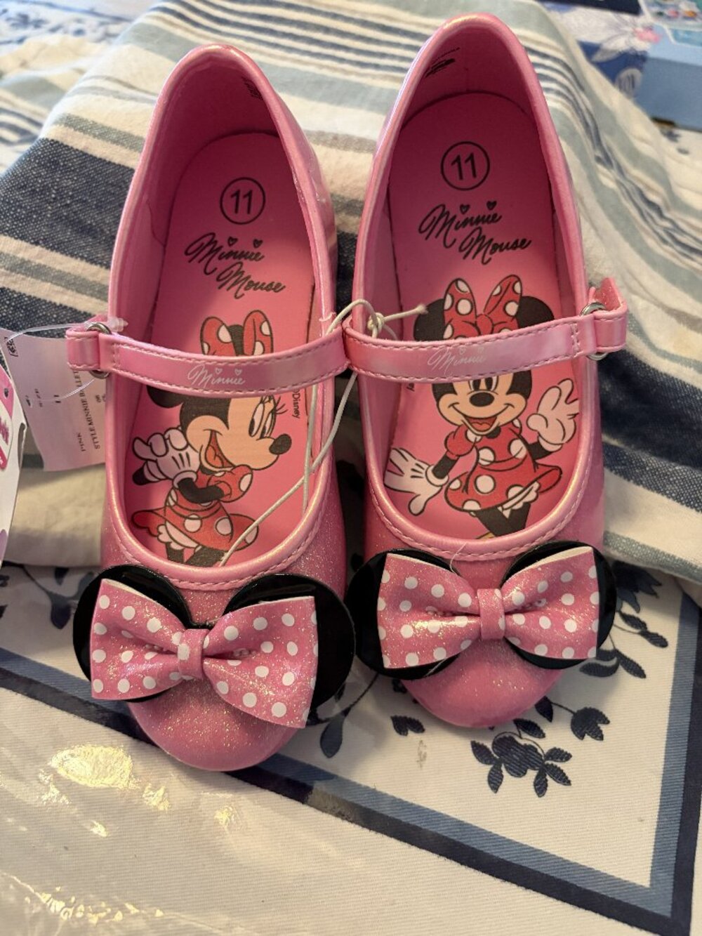 Disney Minnie Mouse Shoes NWT size 11 NWT